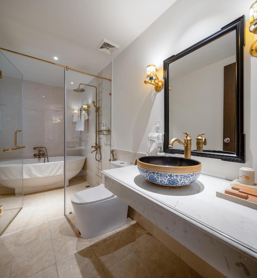 Grand Deluxe Family Room with Balcony & Pool View,1673980954:JPEG